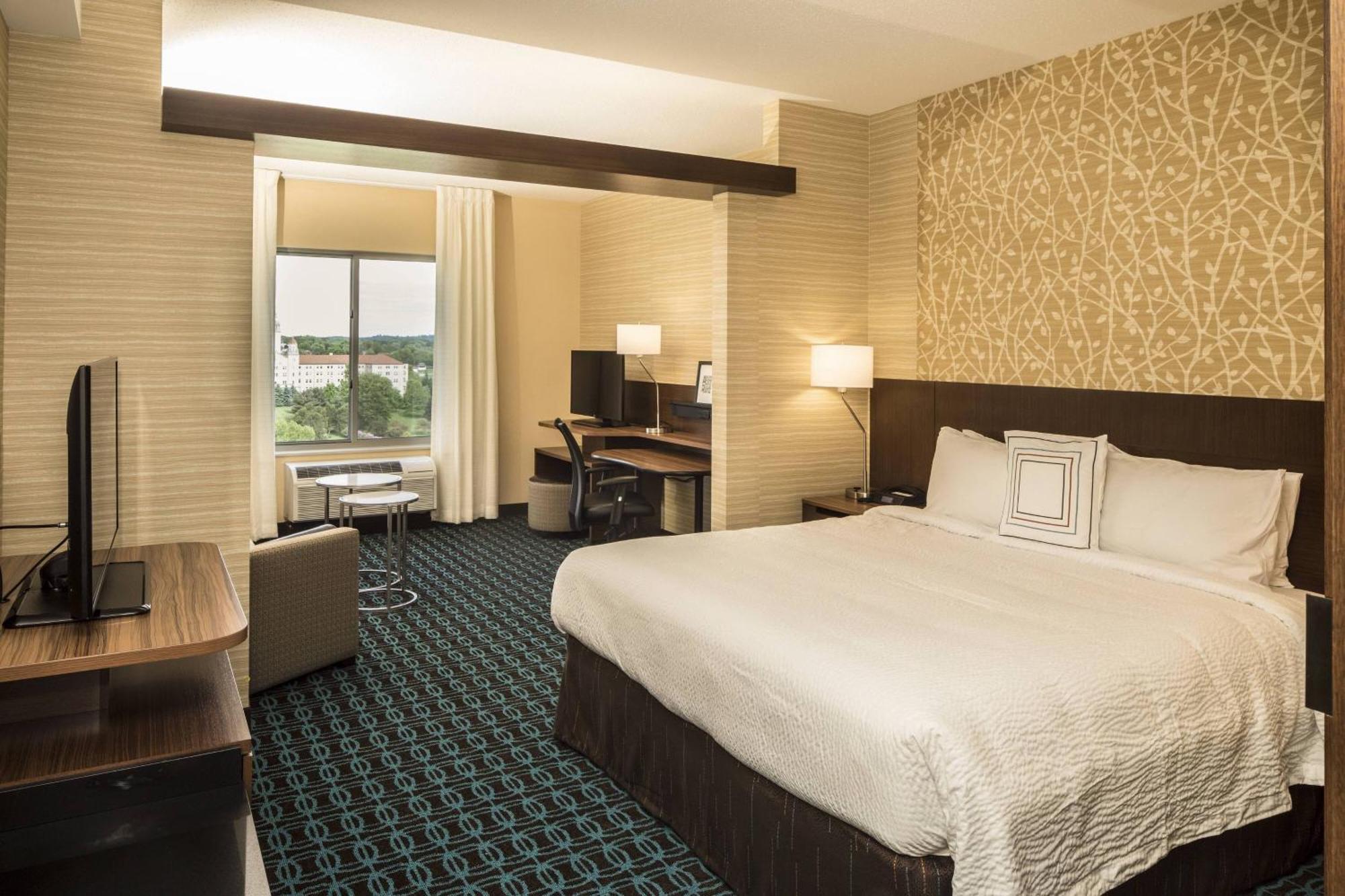 Fairfield & By Marriott Pittsburgh North/mccandless Crossing Hotel