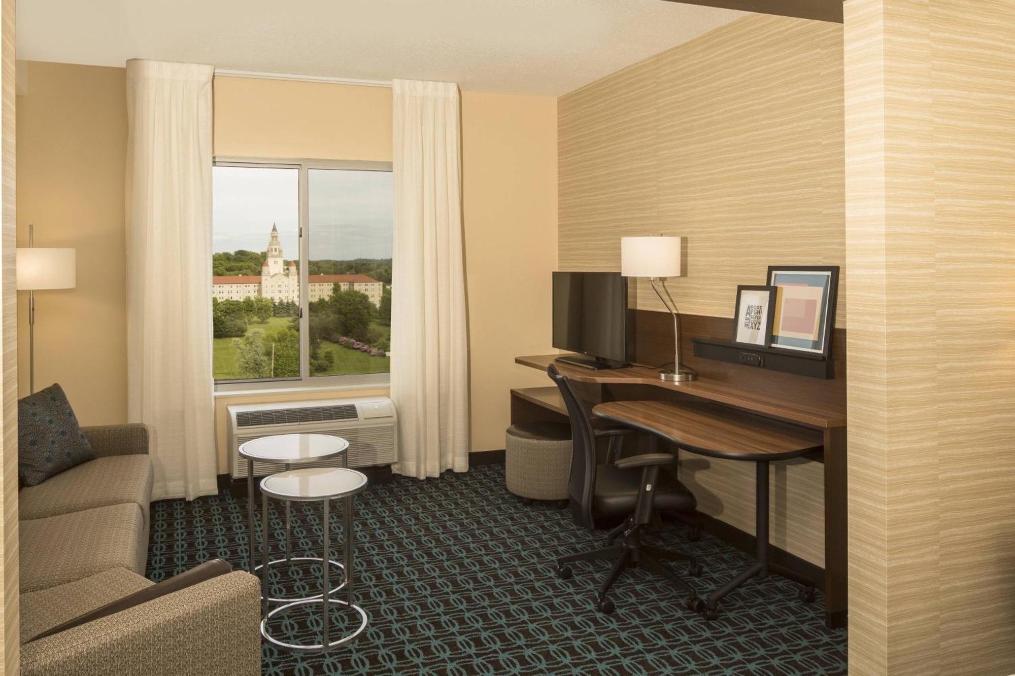 Fairfield & By Marriott Pittsburgh North/mccandless Crossing